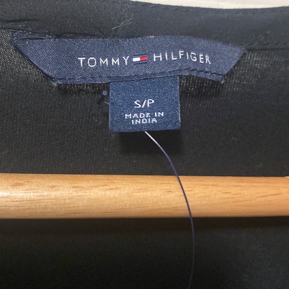 Classic Tommy look- new without tag - Picture 3 of 12